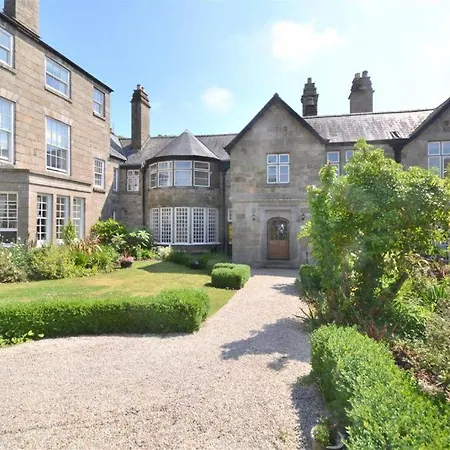 Manor Court